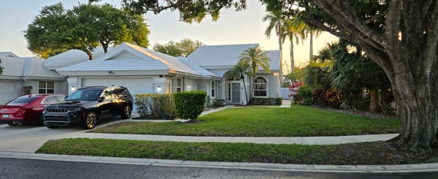 2285 Saratoga Lane, sold in Saratoga Bay, West Palm Beach, FL