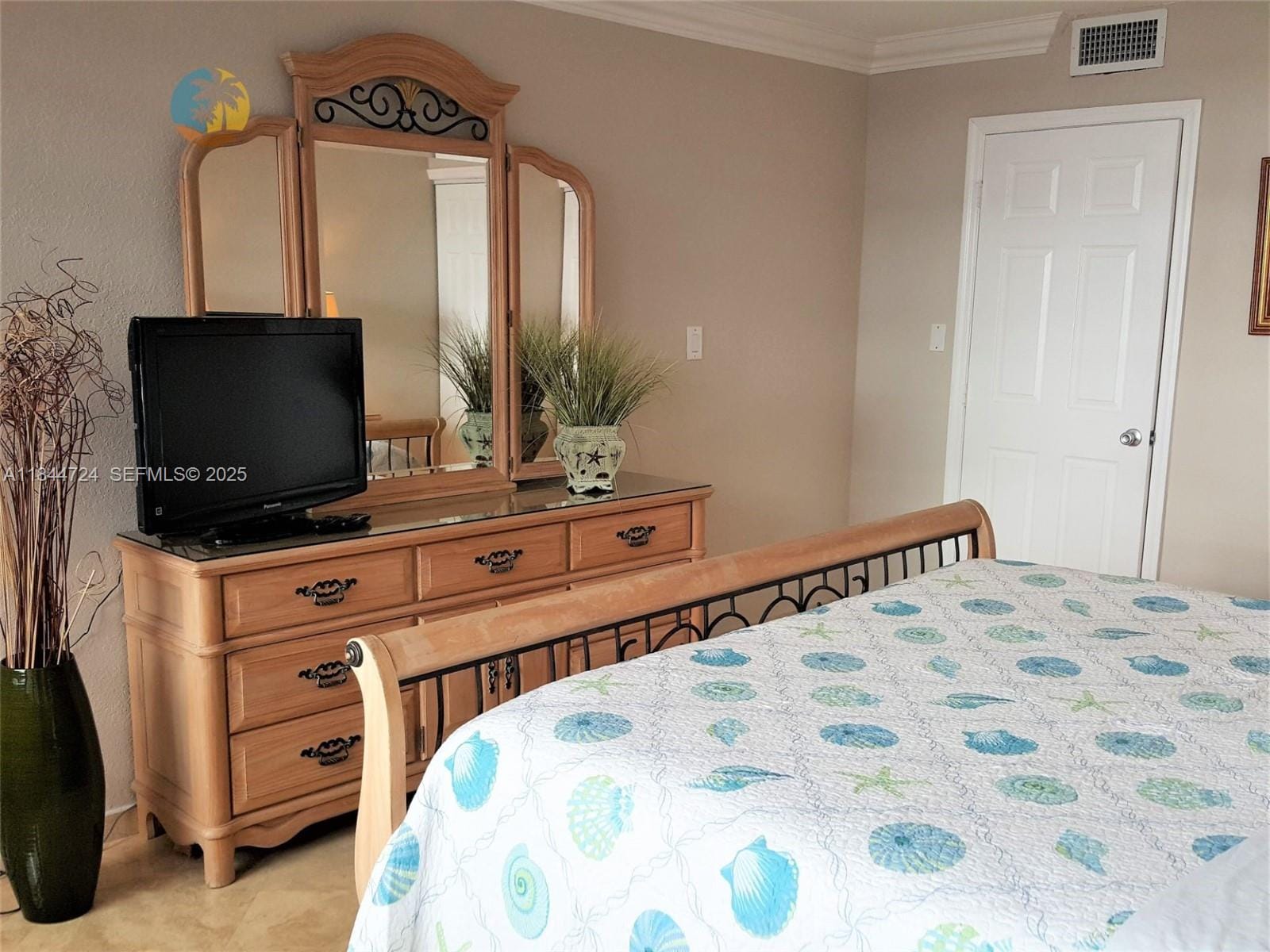 5225 Collins Avenue 510 — photo 11