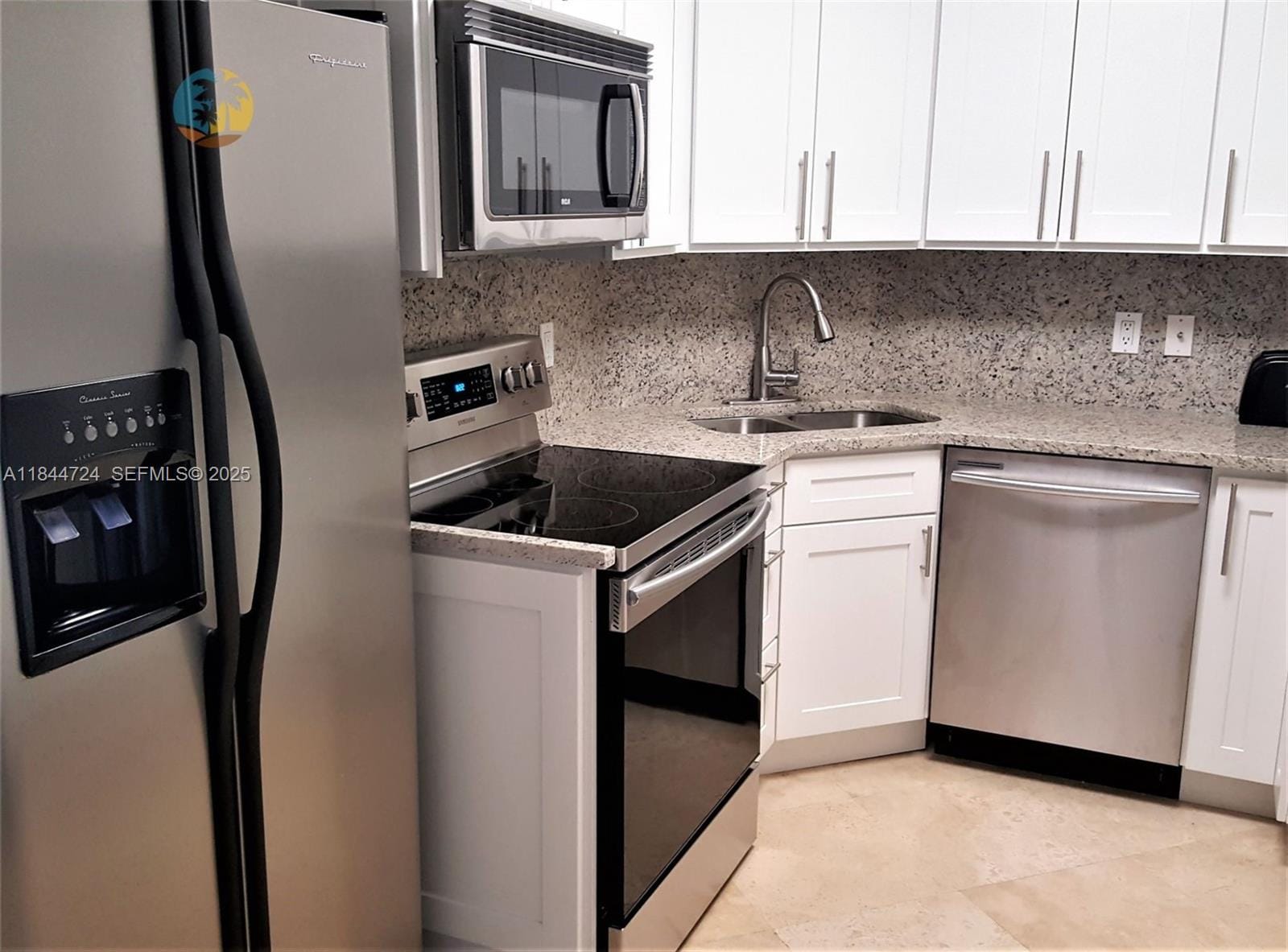5225 Collins Avenue 510 — photo 8