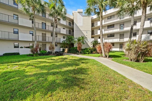 2440 Deer Creek Country Club Boulevard 306-C, sold in Deer Creek Country Club, Deerfield Beach, FL