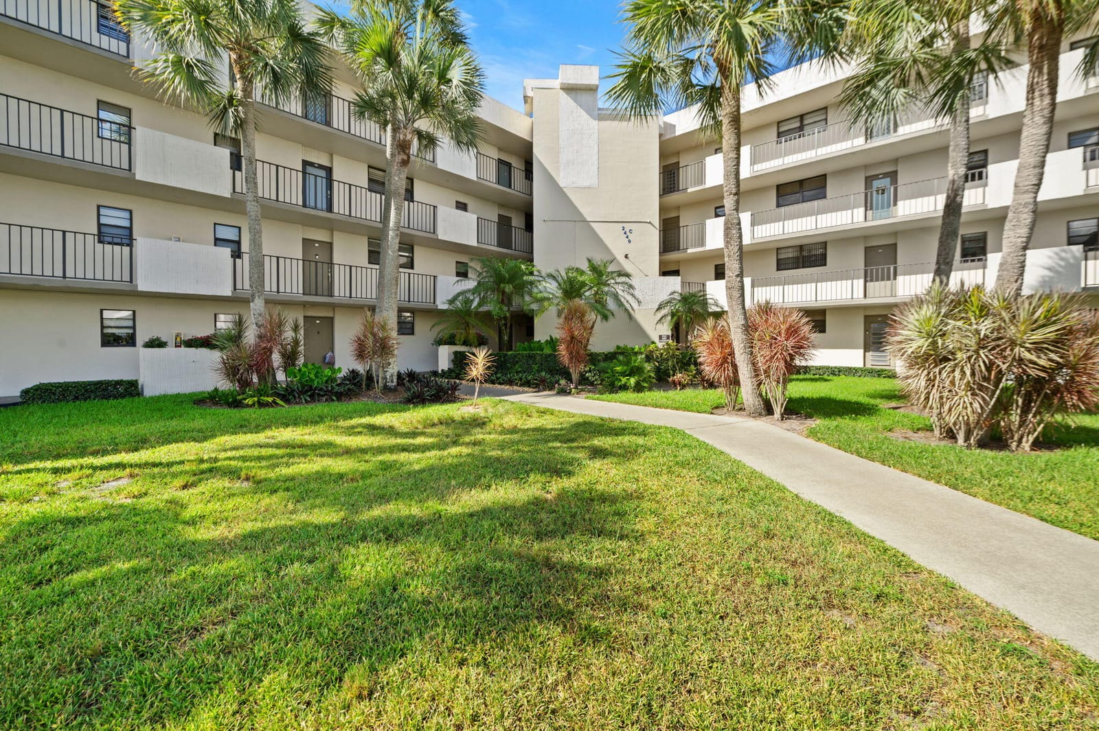 2440 Deer Creek Country Club Boulevard 306-C, Deerfield Beach, FL 33442