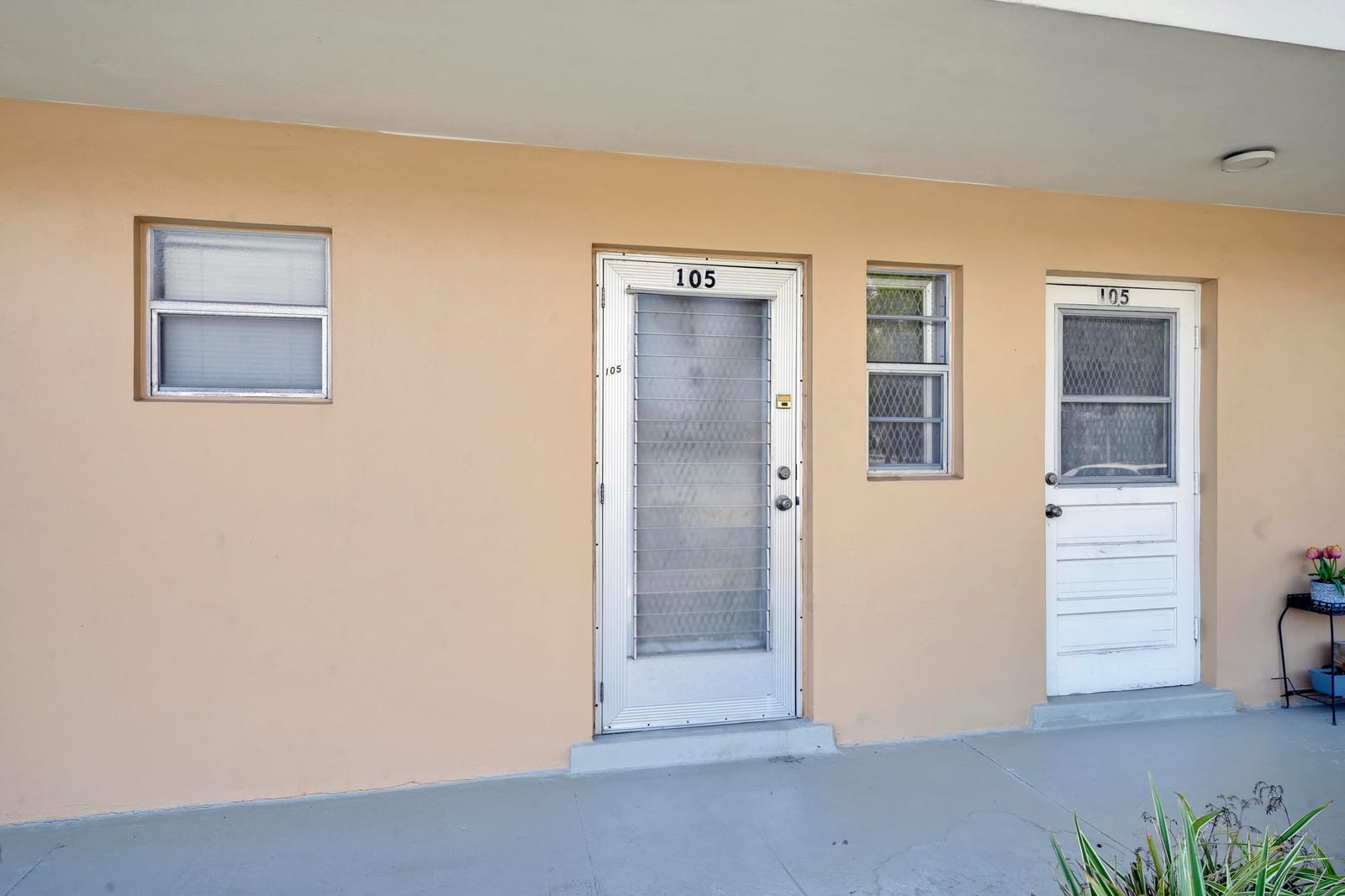 2223 NE 1st Court 105, Boynton Beach, FL 33435 photo 2