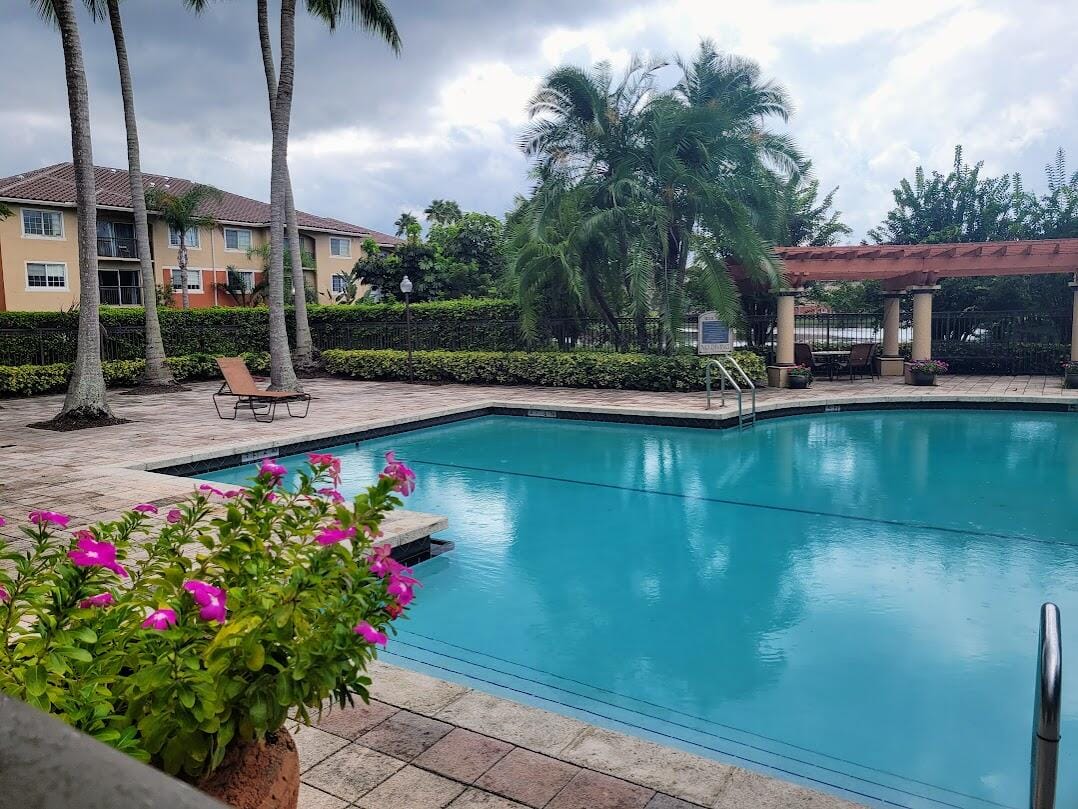4187 N Haverhill Road 515 — photo 3