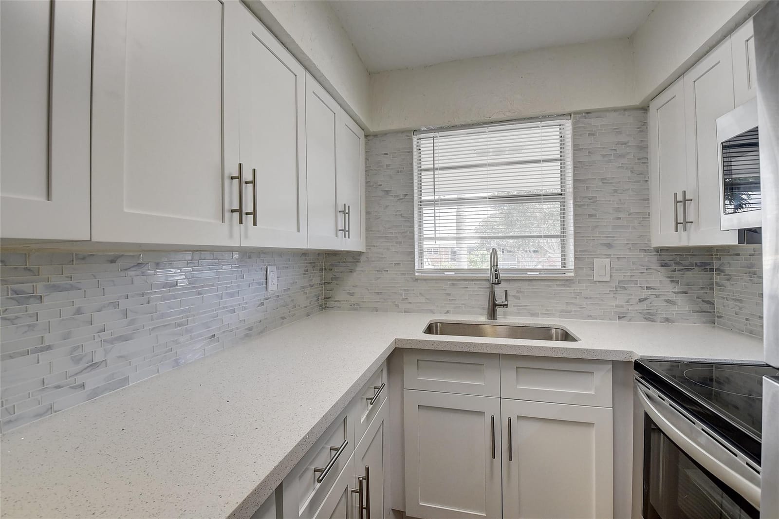 30 SE 13th Street B2 — photo 11