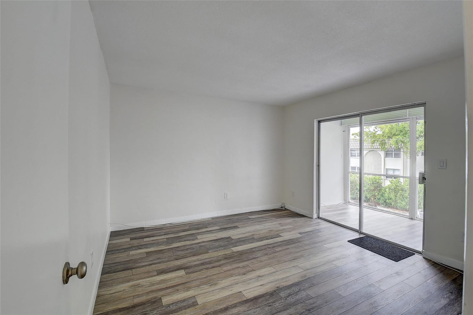 30 SE 13th Street B2 — photo 12