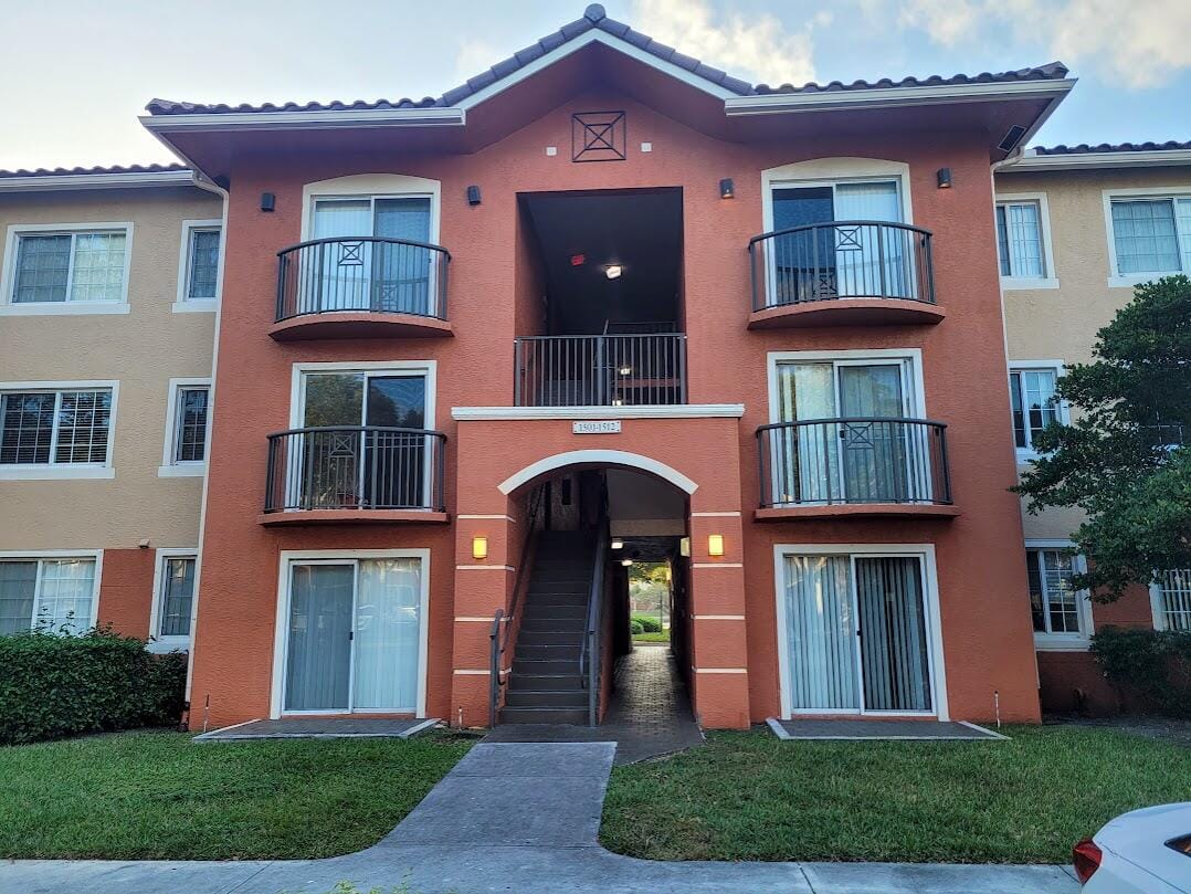 4151 N Haverhill Road 1505, West Palm Beach, FL 33417