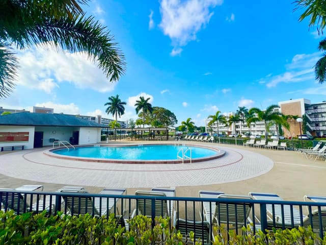 2038 Hythe C, sold in Hythe at Century Village, Boca Raton, FL