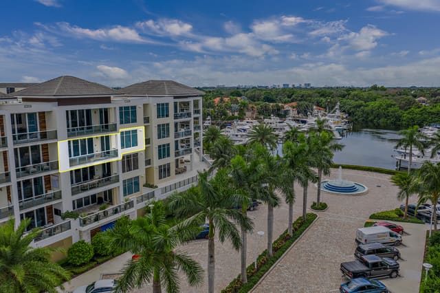 2700 Donald Ross Road 402, sold in Azure, Palm Beach Gardens, FL