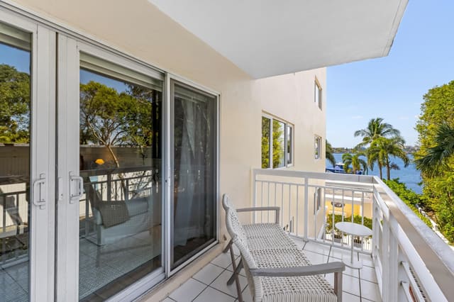 250 Bradley Place 307, Palm Beach, FL 33480
