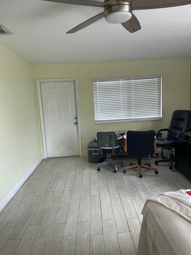 826 E Tiffany Drive 4, Mangonia Park, FL 33407