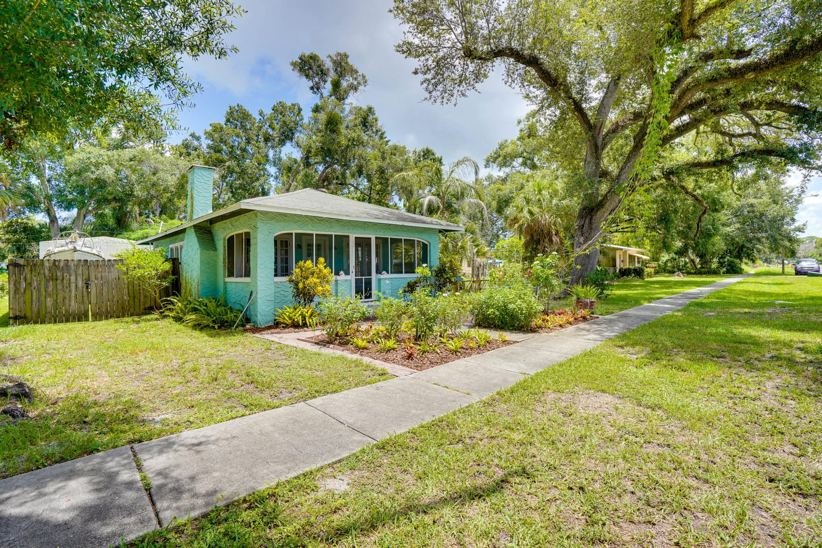 1954 42nd Avenue, Vero Beach, FL 32960 photo 1
