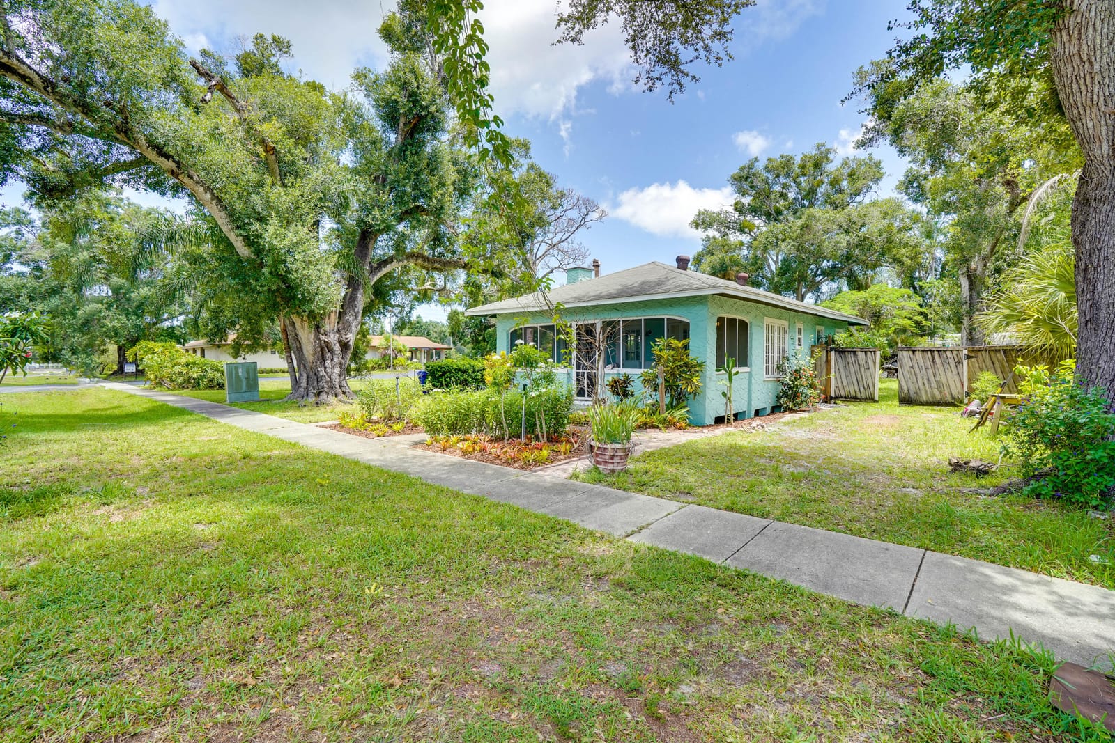 1954 42nd Avenue, Vero Beach, FL 32960 photo 3