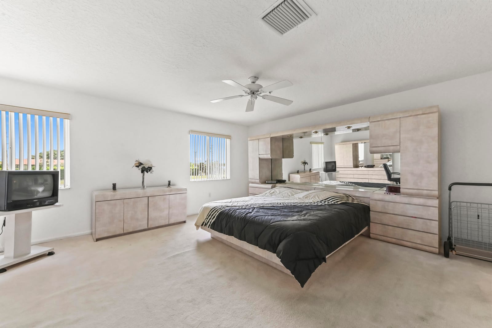 5952 Regal Glen Drive 207, Boynton Beach, FL 33437 photo 16