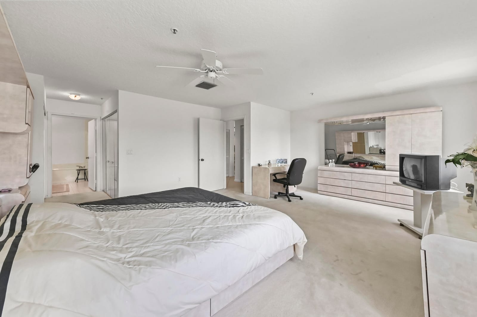 5952 Regal Glen Drive 207, Boynton Beach, FL 33437 photo 17