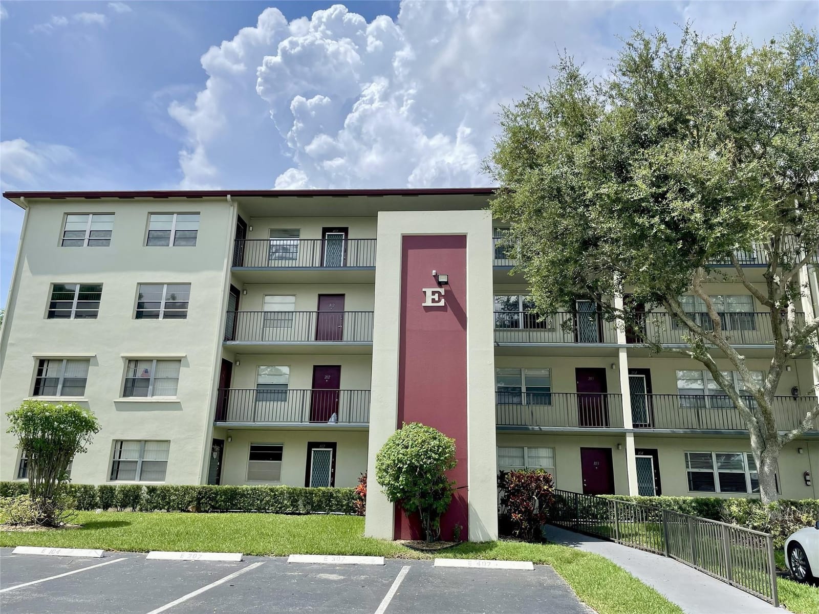 13155 SW 7th Court 305E, Pembroke Pines, FL 33027 photo 2