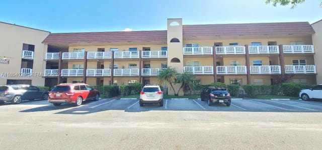 9020 Sunrise Lakes Boulevard 107, Sunrise, FL 33322