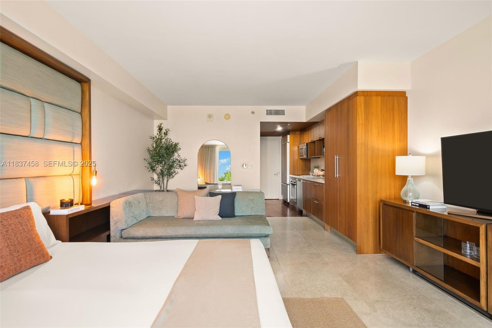 50 Biscayne Boulevard 411 — photo 2