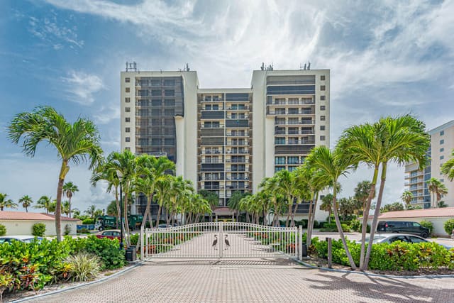 3100 N Highway A1a 901, Hutchinson Island, FL 34949