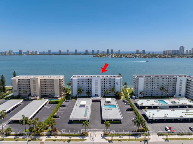 401 Lake Shore Drive 504, Lake Park, FL 33403