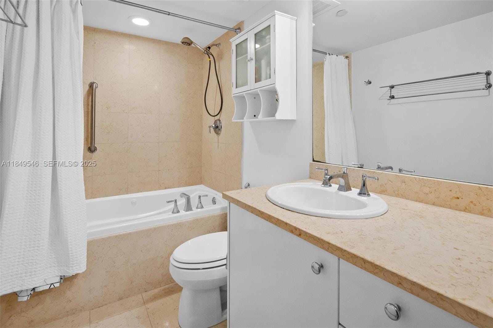 19900 E Country Club Drive 212, Aventura, FL 33180 photo 20