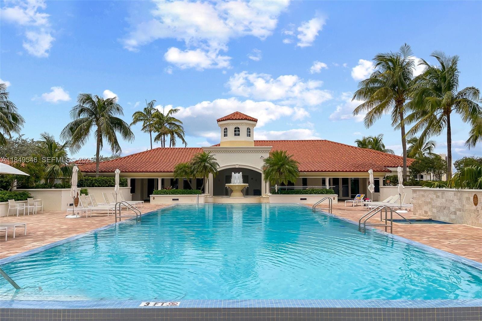 19900 E Country Club Drive 212, Aventura, FL 33180 photo 24