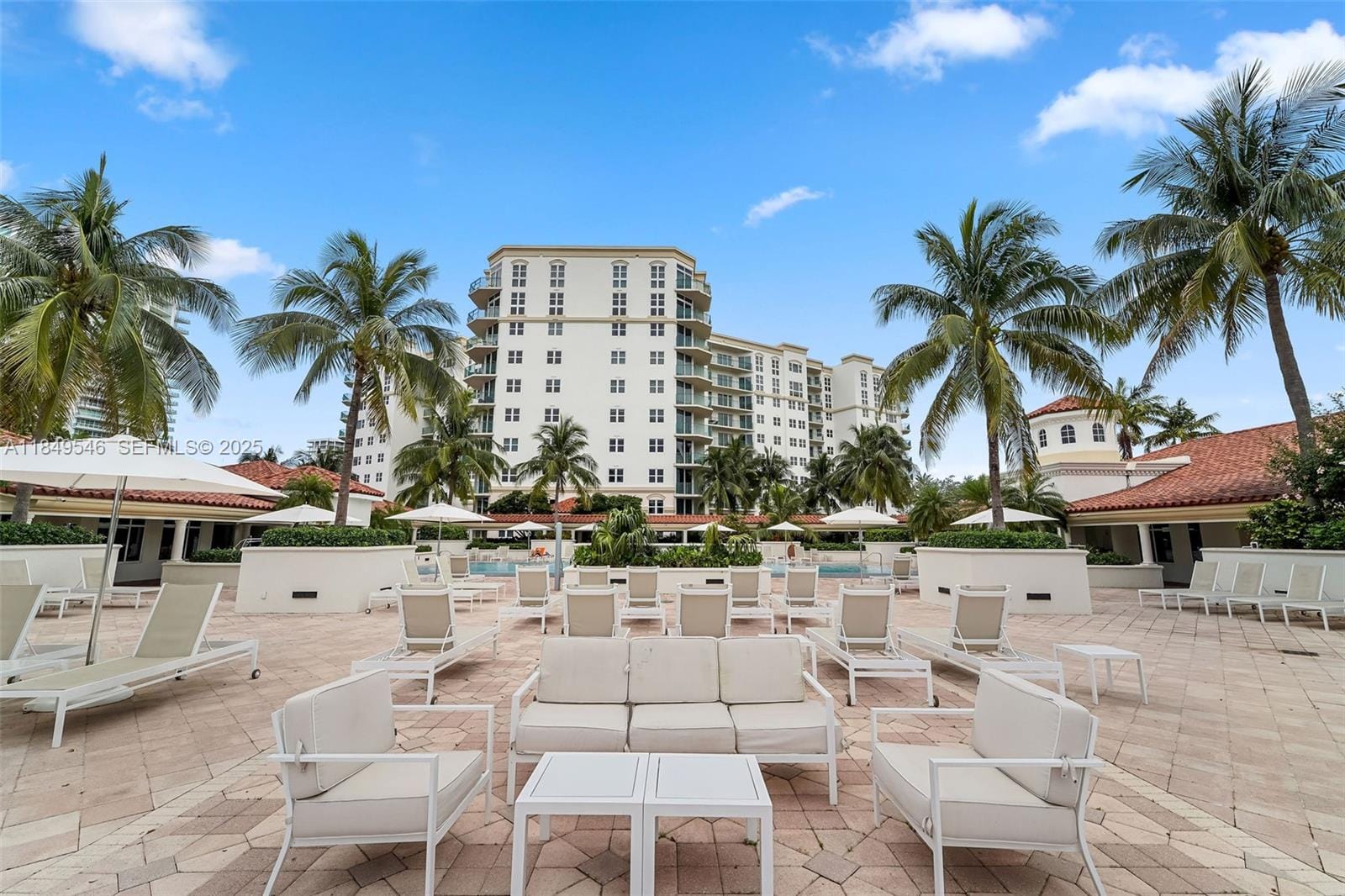 19900 E Country Club Drive 212, Aventura, FL 33180 photo 26