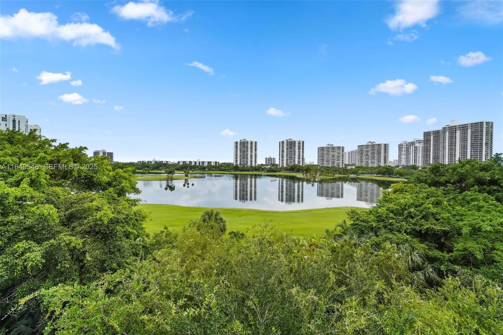 19900 E Country Club Drive 212, Aventura, FL 33180 photo 28