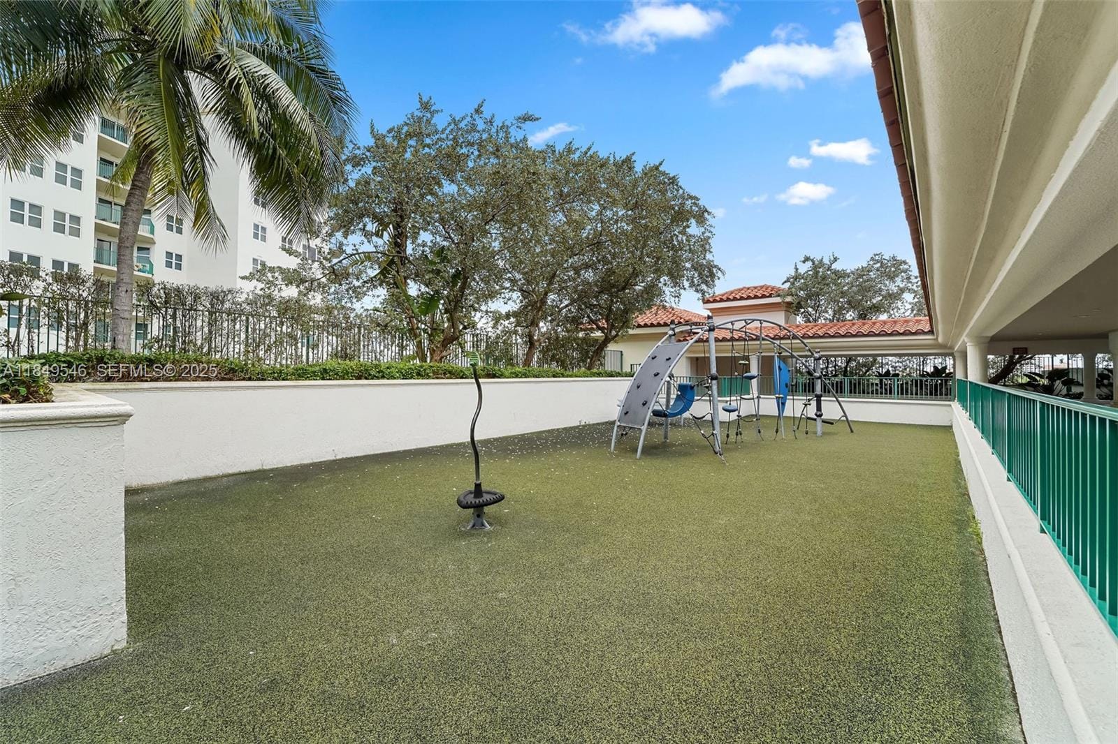 19900 E Country Club Drive 212, Aventura, FL 33180 photo 30