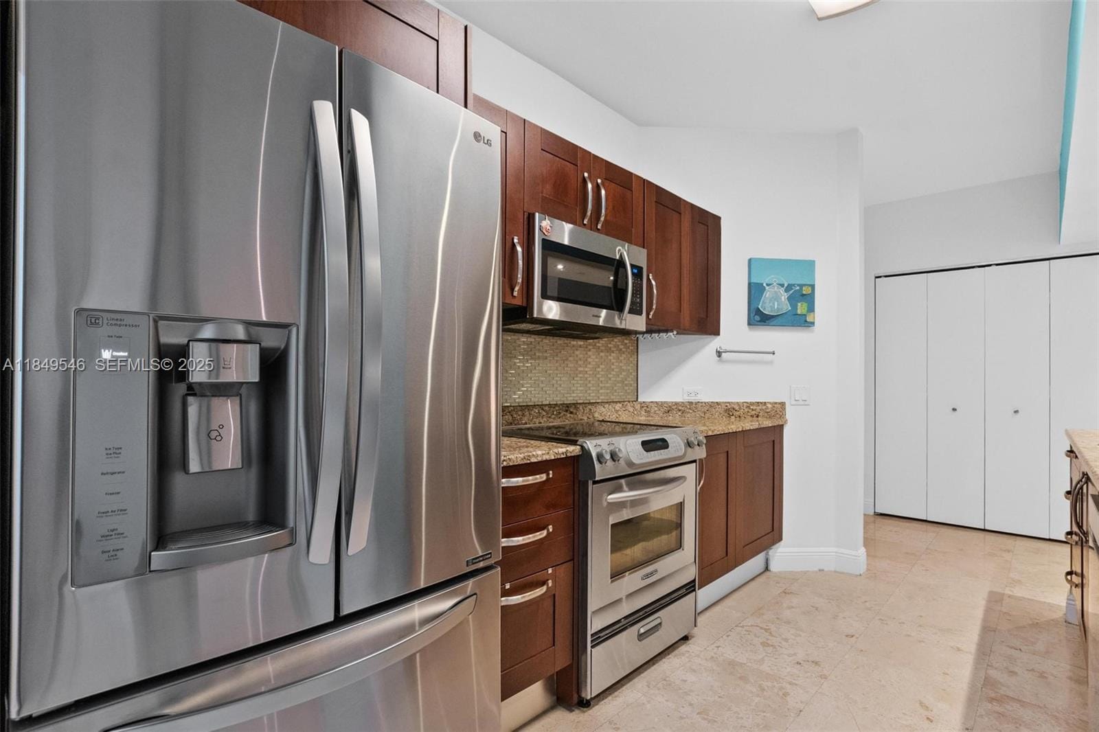 19900 E Country Club Drive 212, Aventura, FL 33180 photo 8