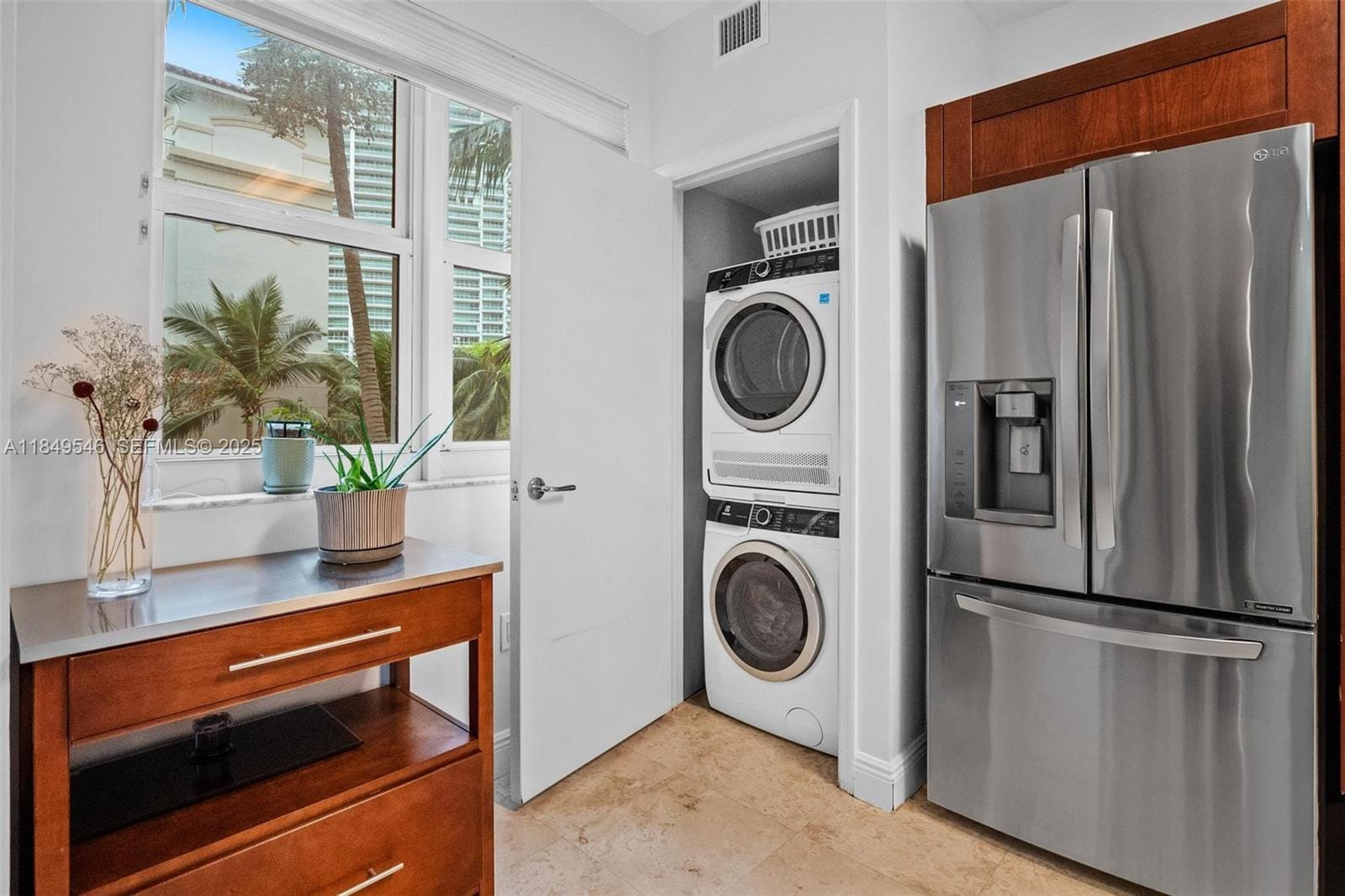 19900 E Country Club Drive 212, Aventura, FL 33180 photo 10