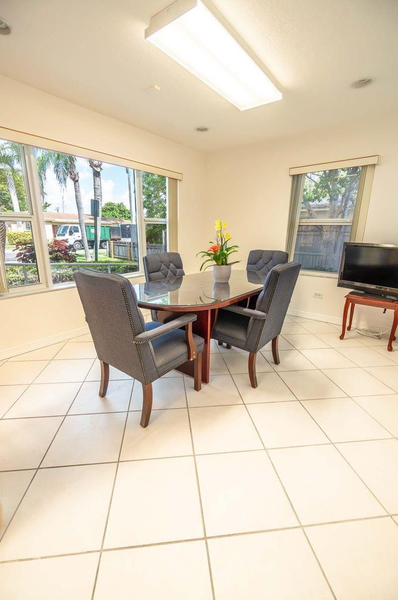 18 NE 2nd Avenue, Dania Beach, FL 33004 photo 22