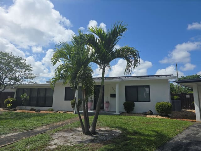 305 NE 27th Street, Wilton Manors, FL 33334