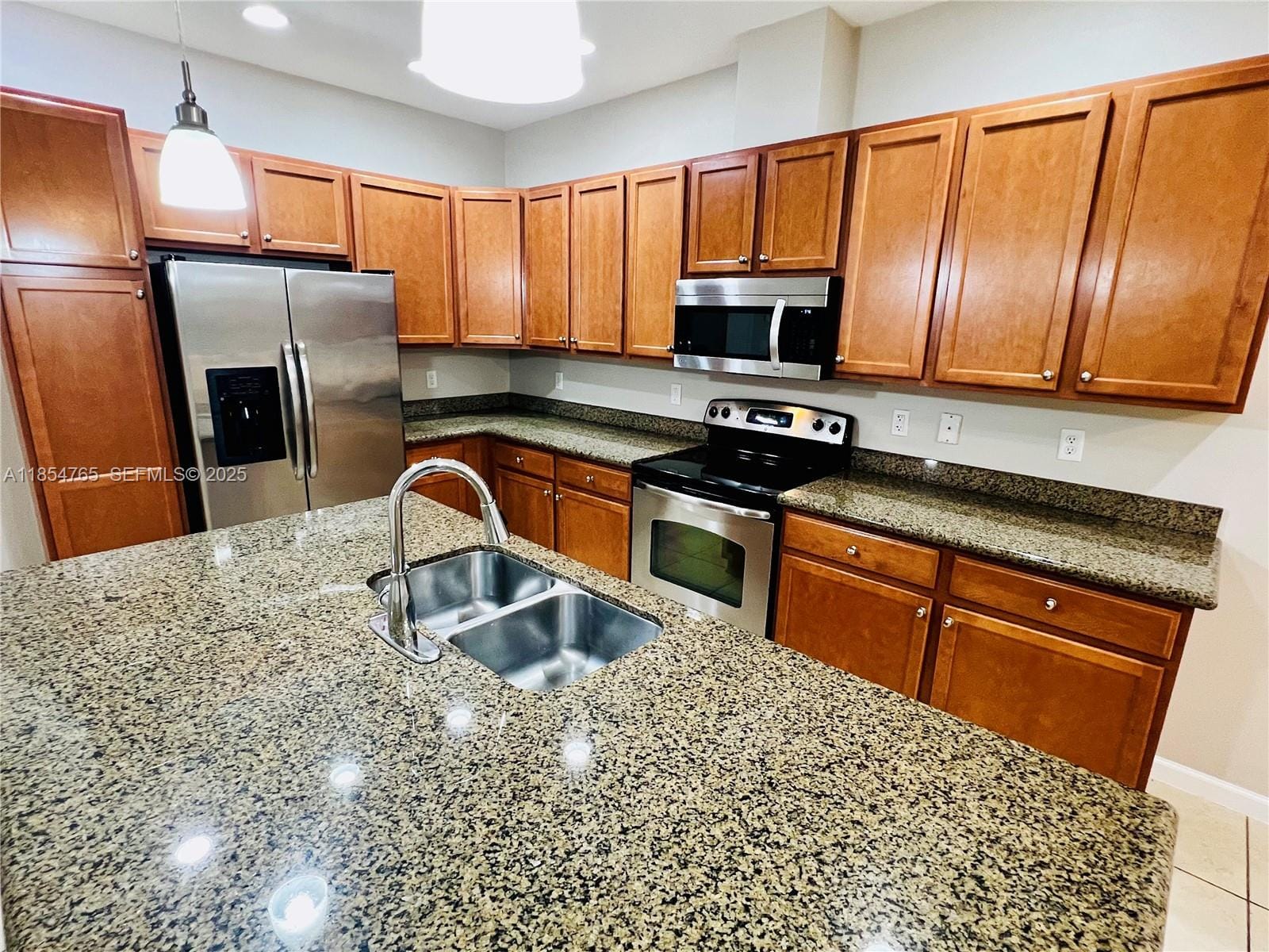 2950 St Thomas Drive — photo 3