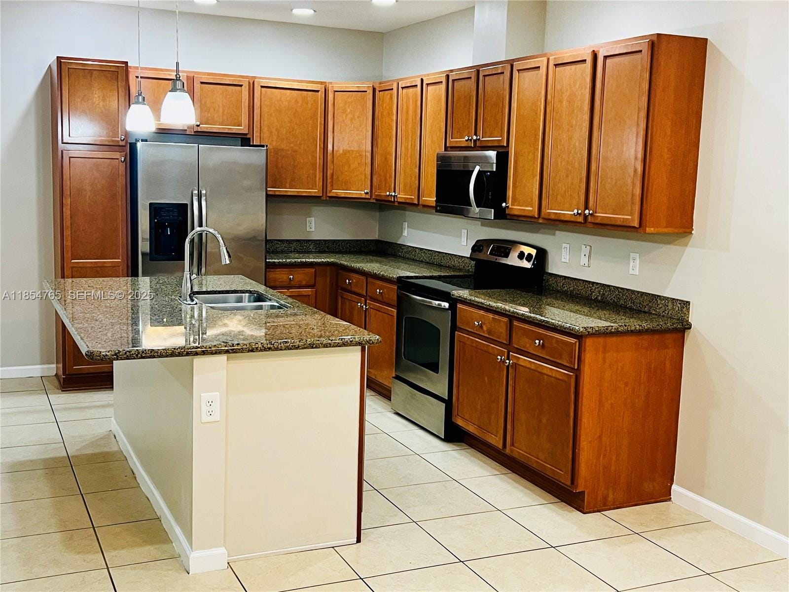 2950 St Thomas Drive — photo 4