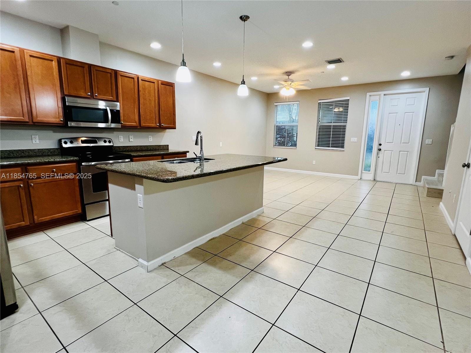 2950 St Thomas Drive — photo 8