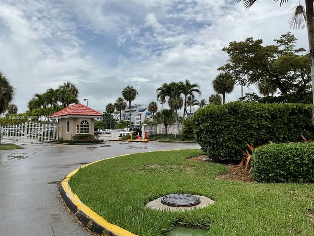 400 Kings Point Drive 623, sold in Coastal Towers Condo, Sunny Isles Beach, FL