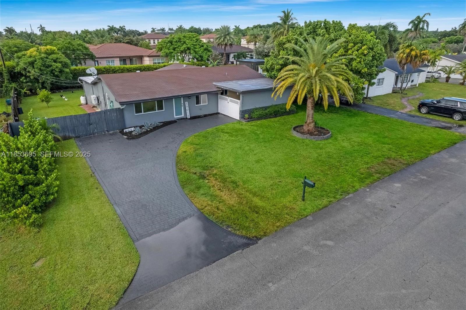 6571 SW 56th Street — photo 3