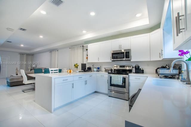 1630 SW 28th Street, sold in Reserve At Edgewood, Fort Lauderdale, FL