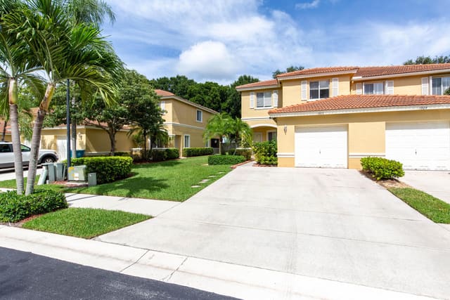 1011 Arezzo Circle, Boynton Beach, FL 33436