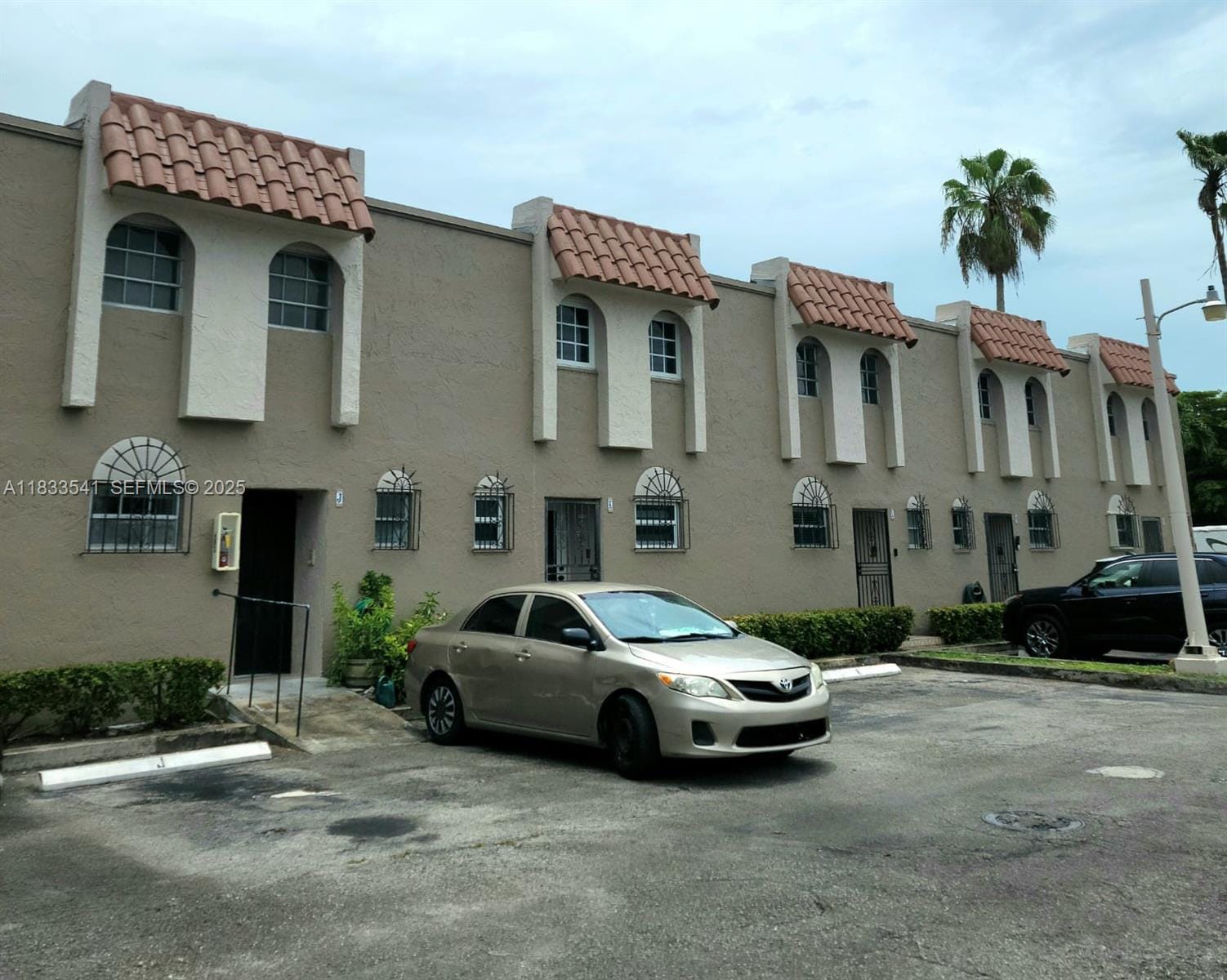 11 Olive Drive J, Hialeah, FL 33010