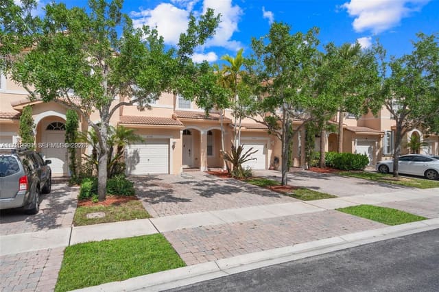2674 SW 84th Terrace 102, Miramar, FL 33025