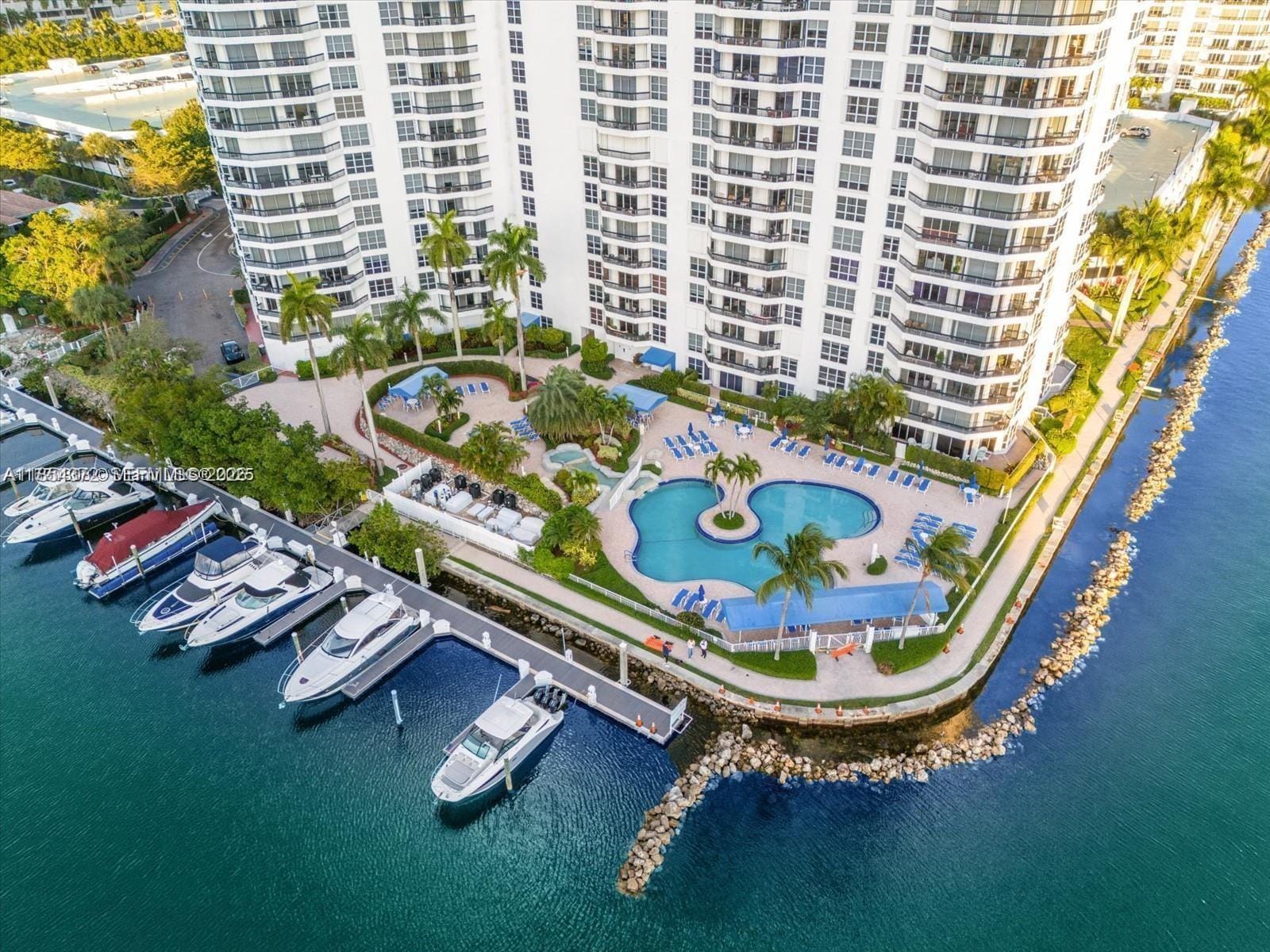 3530 Mystic Pointe Drive 2508 — photo 4