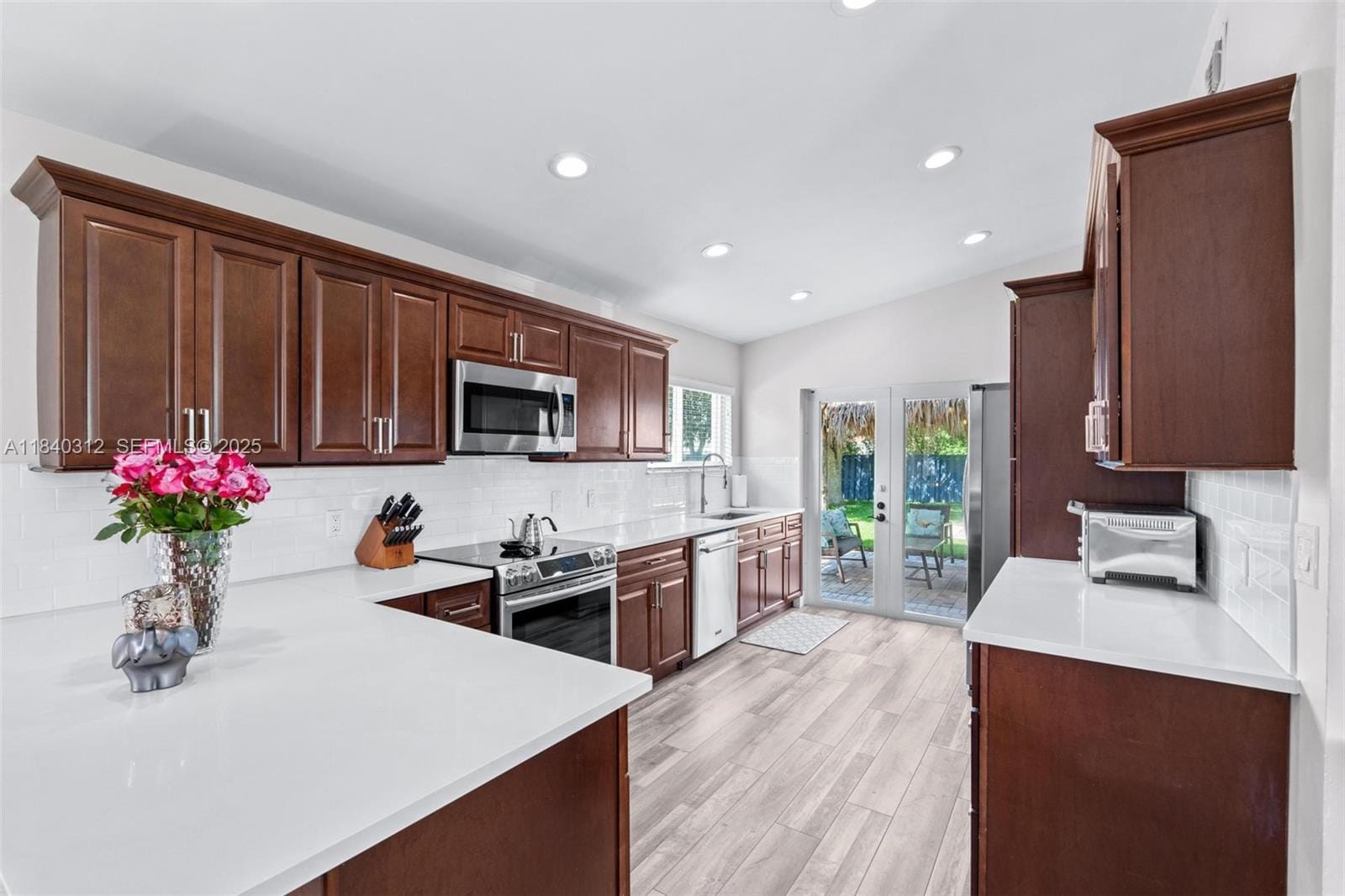 535 Radford Terrace — photo 9