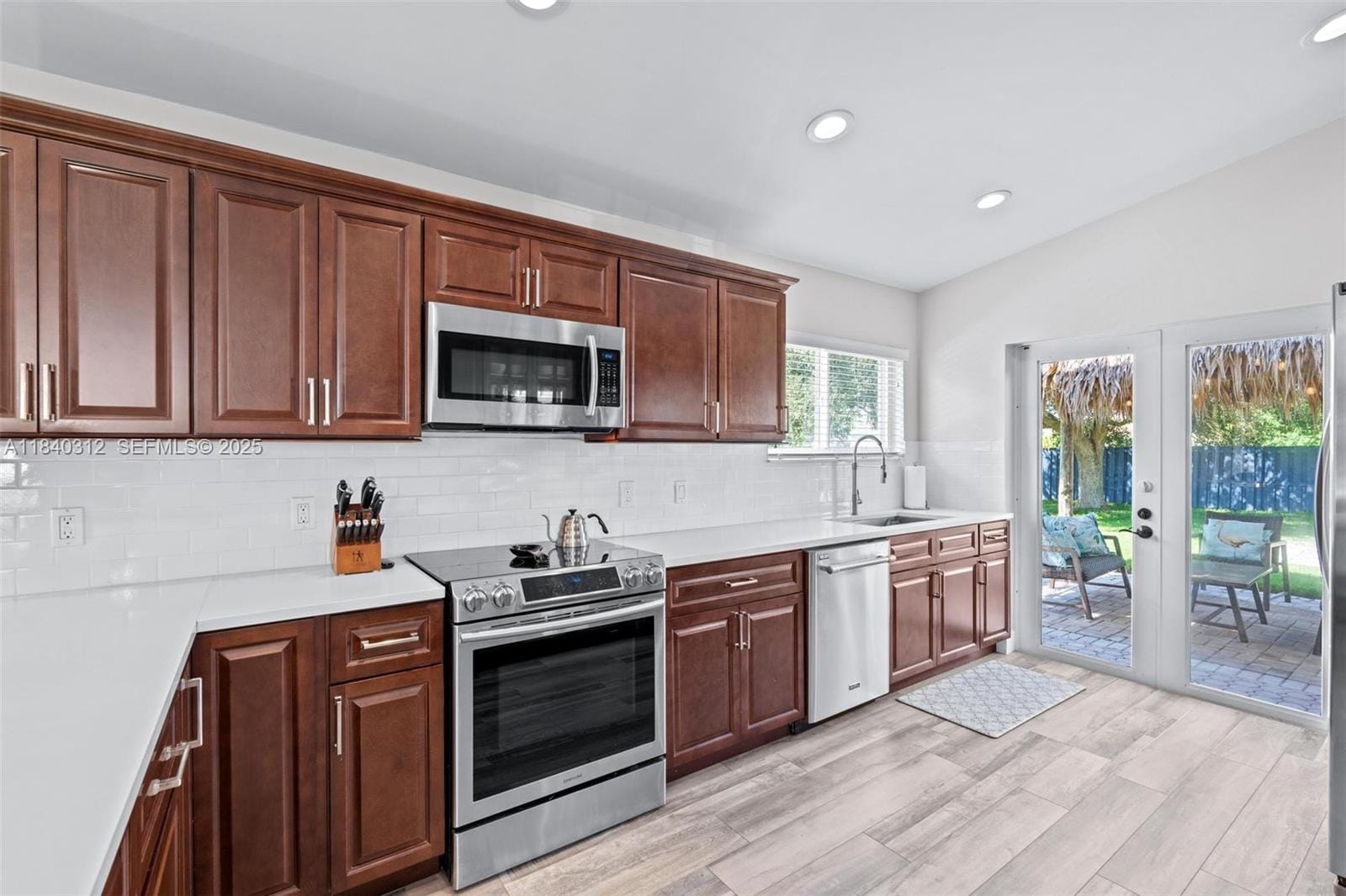 535 Radford Terrace — photo 10