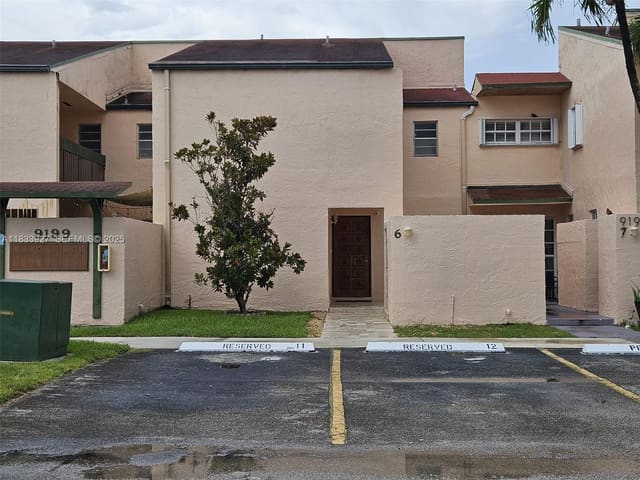 9199 Fontainebleau Boulevard 6, sold in Oakview Condo #4, Miami, FL