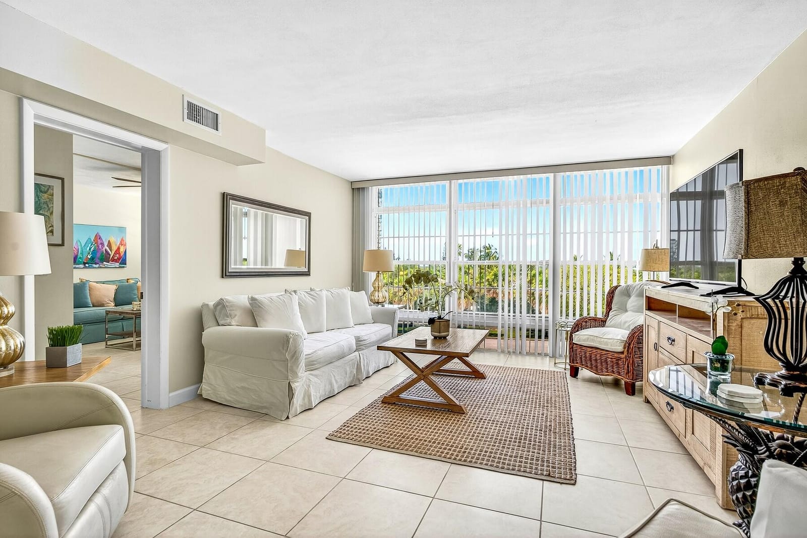2333 Indian River Boulevard 404, Vero Beach, FL 32960