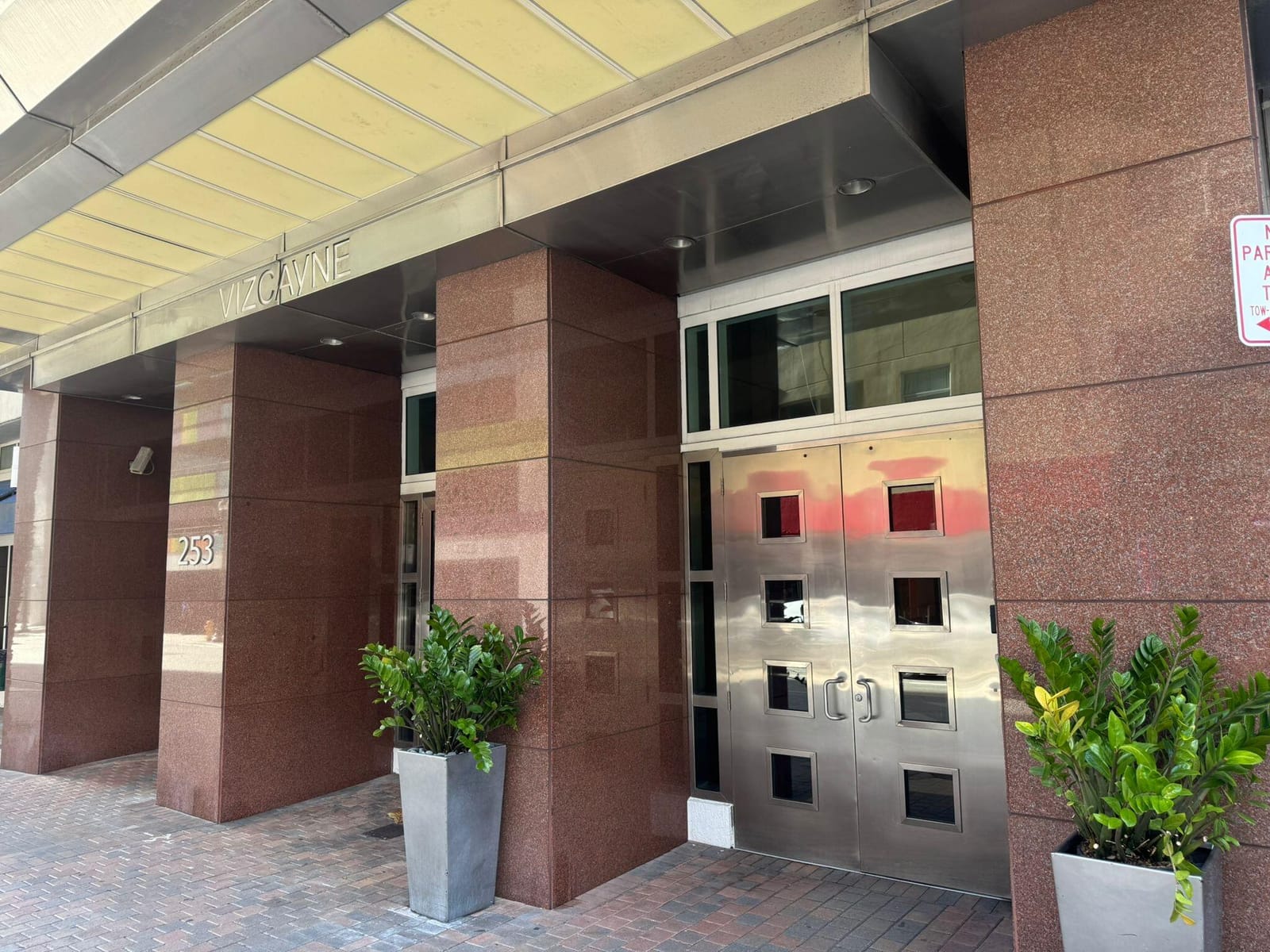253 NE 2nd Street 435, Miami, FL 33132 photo 14