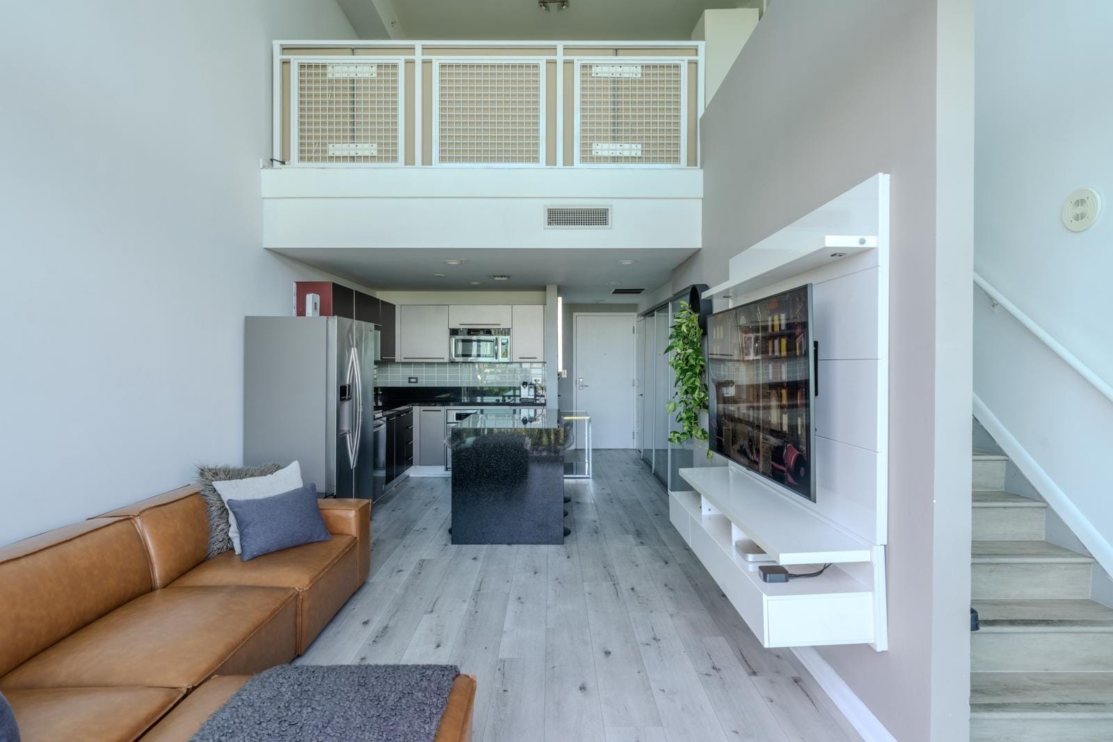253 NE 2nd Street 435, Miami, FL 33132 photo 3