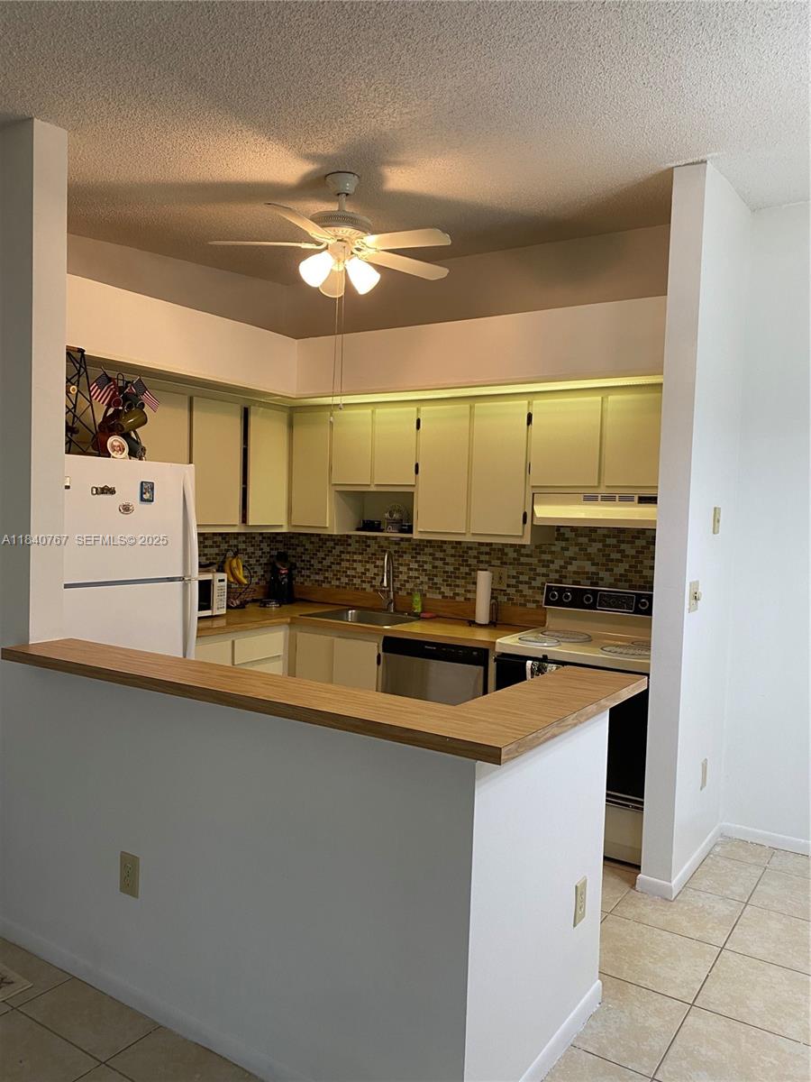 10407 E Clairmont Circle 210, Tamarac, FL 33321, Tamarac