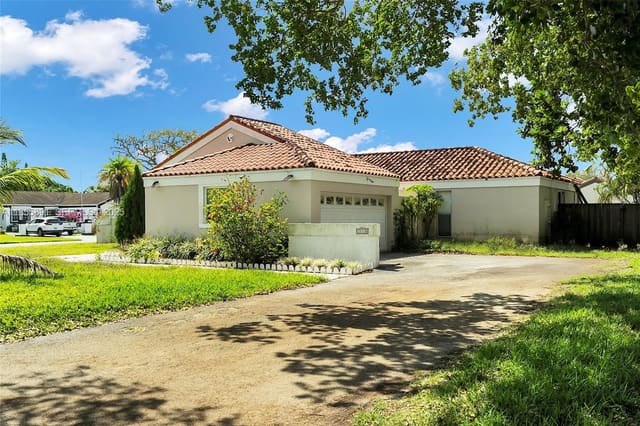 15240 SW 152nd Terrace, sold in Weitzer Shauna Meadows Se, Miami, FL